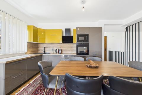 Istra,Vodnjan-kuća s 2 stana i pogledom prema moru