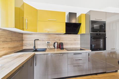 Istra,Vodnjan-kuća s 2 stana i pogledom prema moru