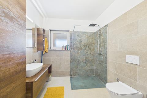 Istra,Vodnjan-kuća s 2 stana i pogledom prema moru