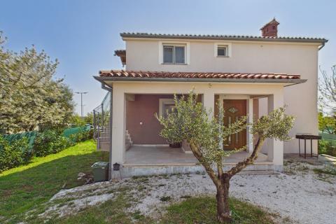 Istra,Vodnjan-kuća s 2 stana i pogledom prema moru