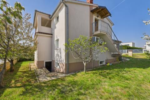 Istra,Vodnjan-kuća s 2 stana i pogledom prema moru