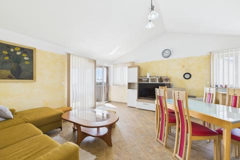 Istra,Vodnjan-kuća s 2 stana i pogledom prema moru