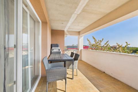 Istra,Vodnjan-kuća s 2 stana i pogledom prema moru