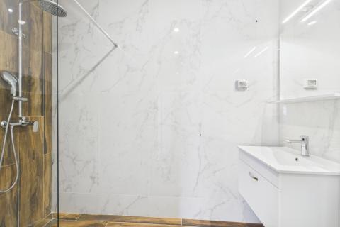 Istra,Medulin-dvosobni stan u novogradnji,150m od plaže