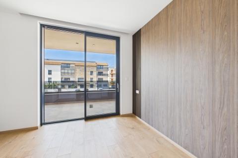 Istra,Medulin-dvosobni stan u novogradnji,150m od plaže