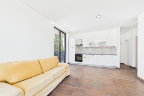 Istra,Medulin-dvosobni stan u novogradnji,150m od plaže