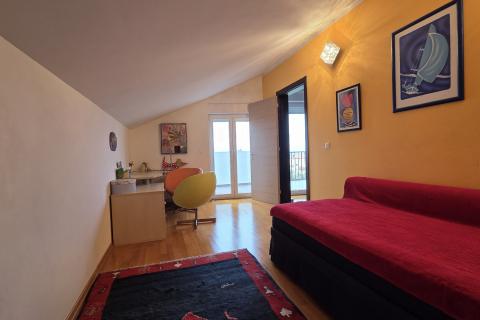 Istra, Peroj - dvoetažan komforan stan 