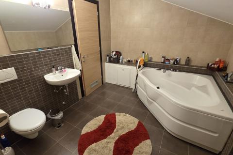 Istra, Peroj - dvoetažan komforan stan 