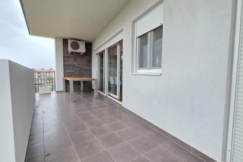 Istra, Peroj - dvoetažan komforan stan 