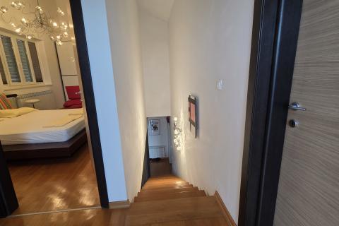 Istra, Peroj - dvoetažan komforan stan 