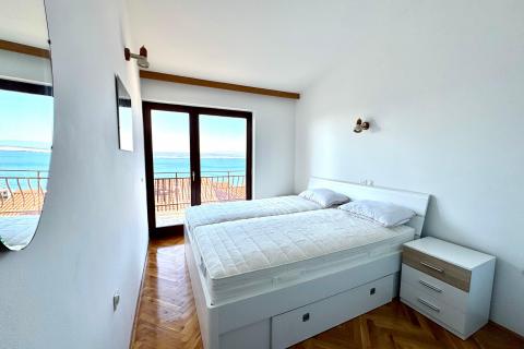 Crikvenica, Dramalj – Two-story three-bedroom apartment with parking