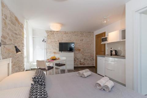 Istra,Rovinj,2 studija u centru,40m2,mirna ulica,blizu mora