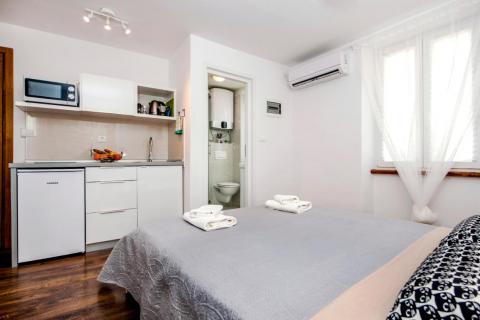 Istra,Rovinj,2 studija u centru,40m2,mirna ulica,blizu mora