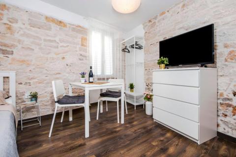 Istra,Rovinj,2 studija u centru,40m2,mirna ulica,blizu mora