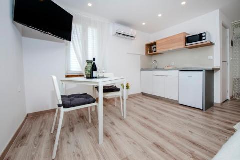 Istra,Rovinj,2 studija u centru,40m2,mirna ulica,blizu mora