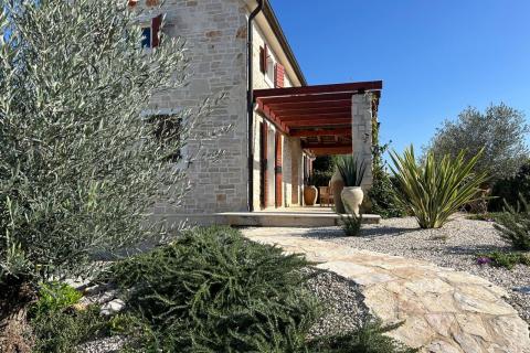 Poreč, okolica, lijepa autohtona vila s pogledom na more