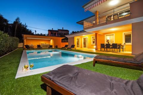 Istra, Rovinj – 7 km, Luksuzna vila, mirna lokacija – Parcela 1719 m²