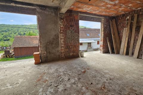 Gorski Kotar, Vrbovsko, Kuća sa 800 m2 okućnice