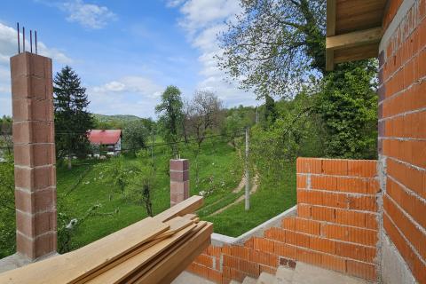 Gorski Kotar, Vrbovsko, Kuća sa 800 m2 okućnice