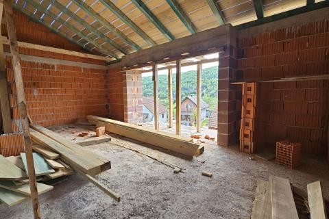 Gorski Kotar, Vrbovsko, Kuća sa 800 m2 okućnice