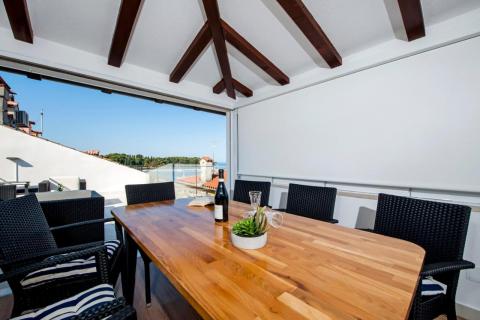 Istra,Rovinj,centar-stan na rivi,terasa,pogled more-120m2