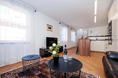 Istra,Rovinj,centar-stan na rivi,terasa,pogled more-120m2