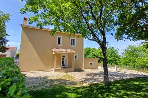 Istra, Svetvinčenat- kuća s bazenom