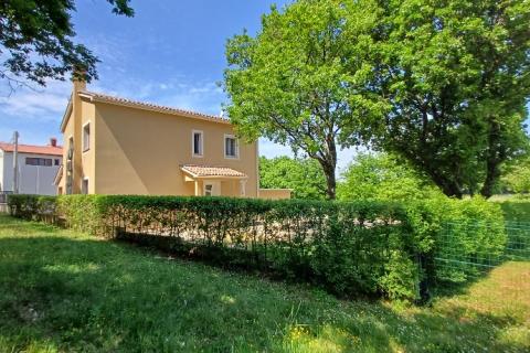 Istra, Svetvinčenat- kuća s bazenom