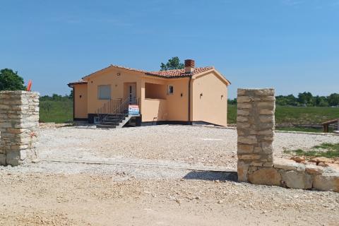 Istra,Štokovci-kuća s bazenom i okućnicom