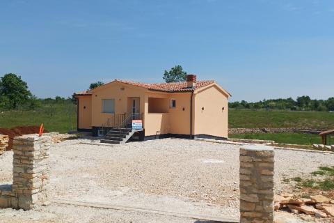 Istra,Štokovci-kuća s bazenom i okućnicom