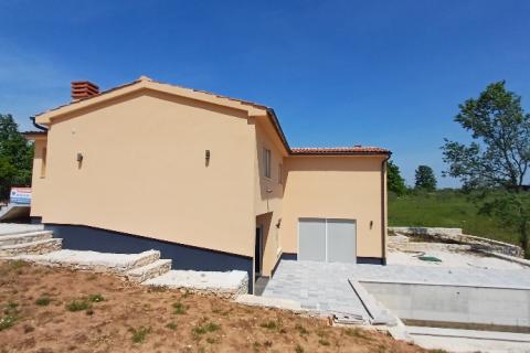 Istra,Štokovci-kuća s bazenom i okućnicom