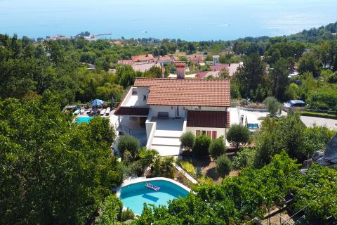 OPATIJA,LIGANJ- penthouse s bazenom, okućnicom, pogledom na more