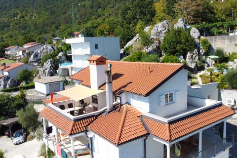 OPATIJA,LIGANJ- penthouse s bazenom, okućnicom, pogledom na more