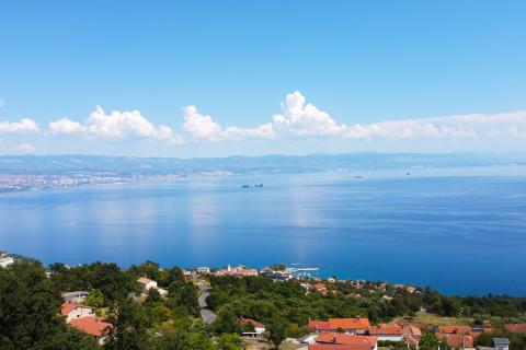 OPATIJA,LIGANJ- penthouse s bazenom, okućnicom, pogledom na more