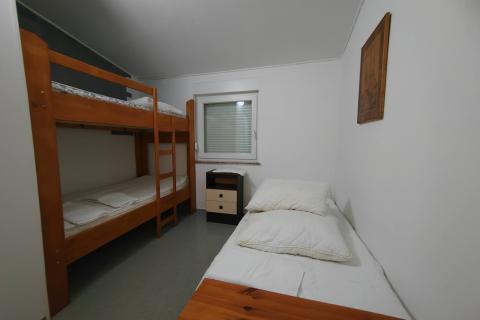 Uhodan turistički objekt na prodaju – Otok Krk, blizina plaže