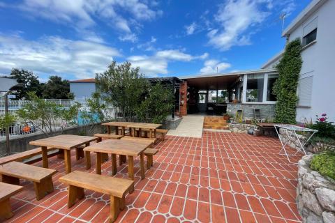 Uhodan turistički objekt na prodaju – Otok Krk, blizina plaže