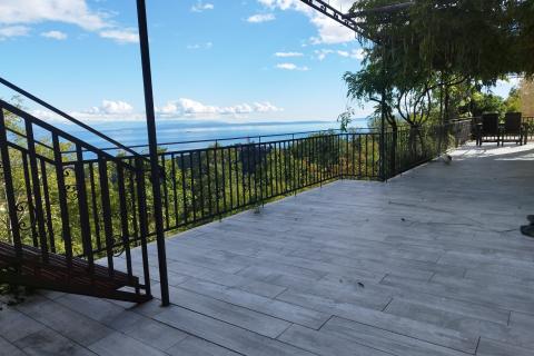 OPATIJA,RUKAVAC- stan s velikom terasom i pogledom na more