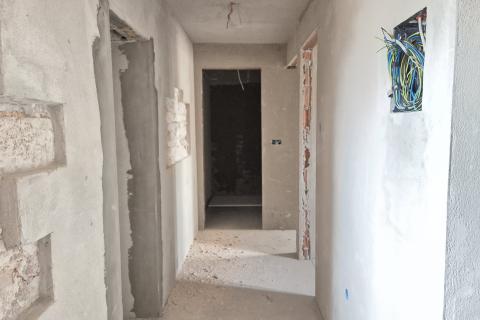 Istra, Žminj okolica - djelomično adaptirana kuća sa dvorištem