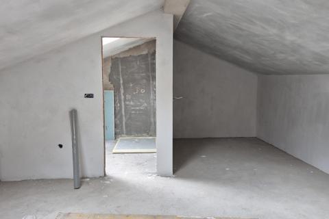 Istra, Žminj okolica - djelomično adaptirana kuća sa dvorištem