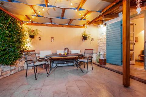 Istra,Rovinj,kuća sa dvorištem,centar,mirna ulica,novogradnja