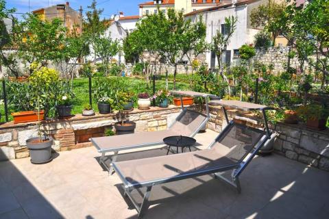 Istra,Rovinj,kuća sa dvorištem,centar,mirna ulica,novogradnja