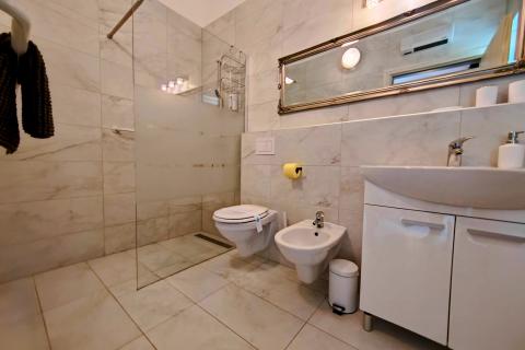 OTOK KRK-Oaza mira u srcu prirode