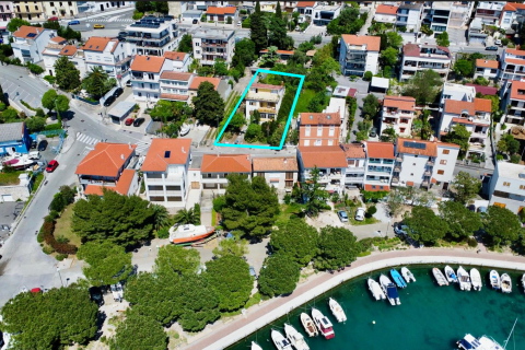 Crikvenica, centar - stara vila na atraktivnoj lokaciji