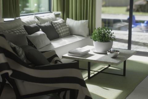 Istra, Poreč-dvosobni stan u novogradnji s pogledom na more i bazenom