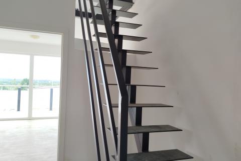 Višnjan, zgrada s četiri stana