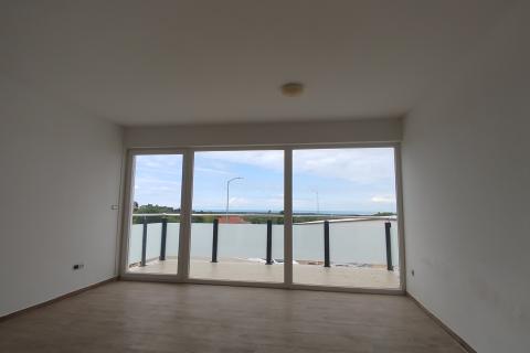 Višnjan, zgrada s četiri stana