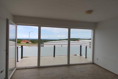 Višnjan, zgrada s četiri stana