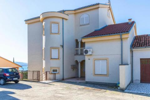 Crikvenica,Dramalj- dvosoban stan u prizemlju 150m od mora 