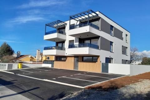 Istra,Banjole,stan sa velikim vrtom