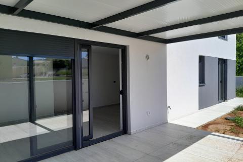 Istra,Banjole,stan sa velikim vrtom